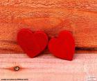Κόκκινες ξύλινες καρδιές